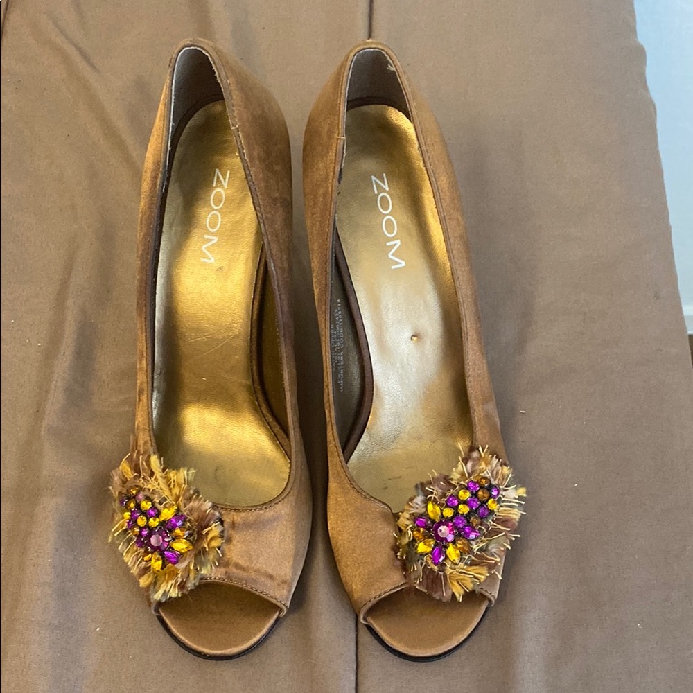 Zoom Brown Elegant Peep-Toe Heels